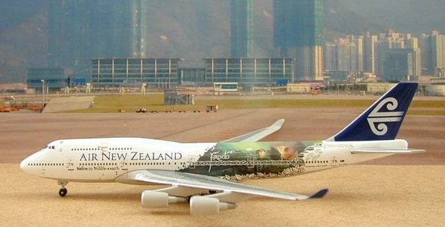 Air New Zealand Airlines B747-419 (ZK-NBV), &quot;The Lord of the ring&quot;, 1:400