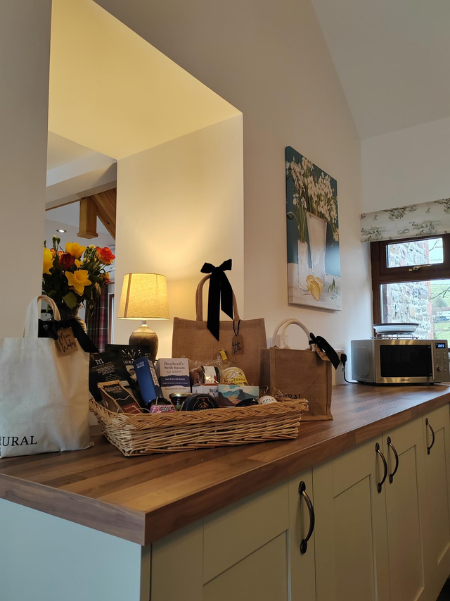 INDULGENCE Wales Hamper 