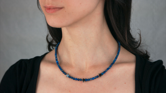 Collier étoiles en hématite et perles de lapis lazuli
