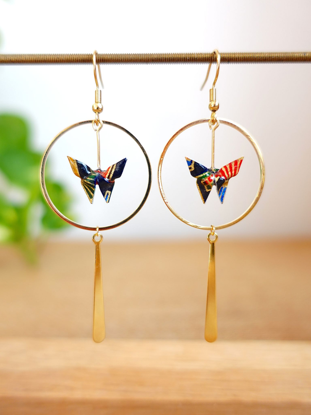 Origami Papillon / INOX doré / Papier japonais washi / Bleu marine, or / Créoles, anneaux / Bijou japonais origami / Boucles d'oreilles /