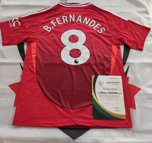 Gesigneerd Manchester United-shirt van Bruno Fernandes