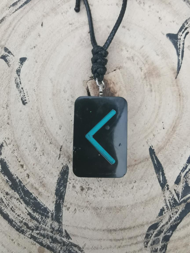 Collier kaunaz noire et bleue