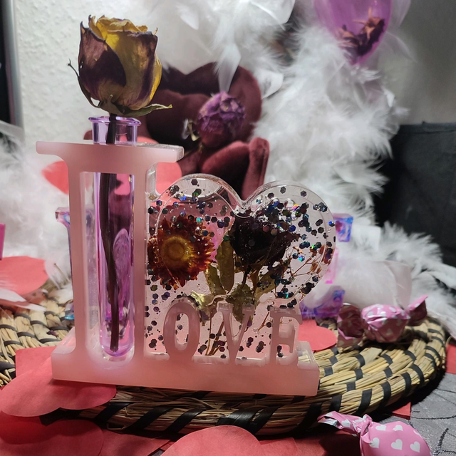 Vase à fleur Love personnalisable 