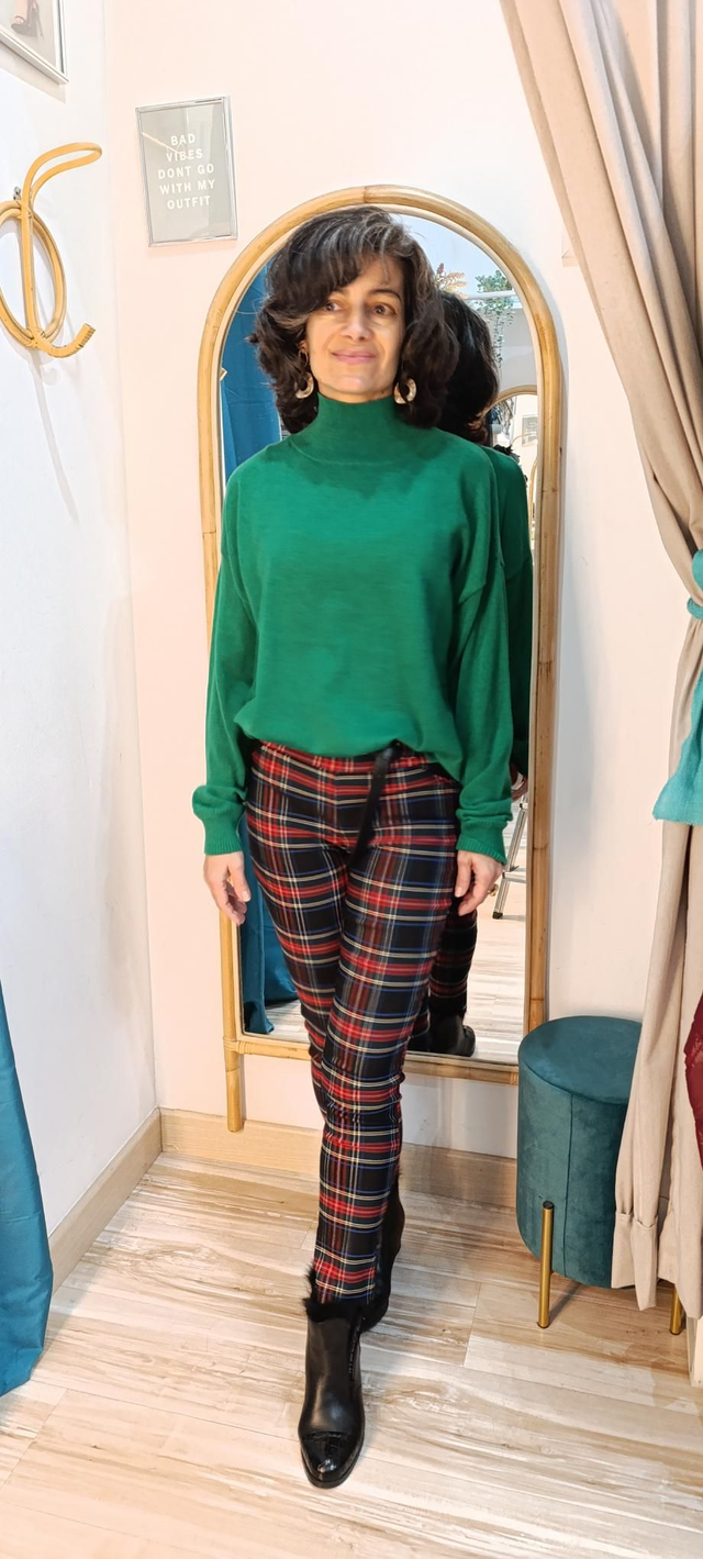 Jersey cuello alto verde hierba 