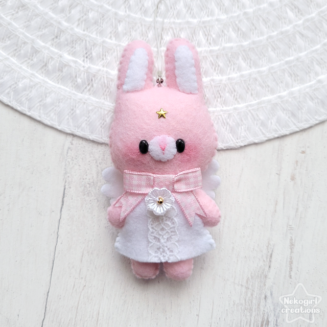 Peluche en feutrine fait-main - Lapin rose