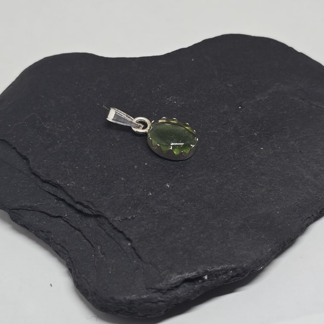 925 Sale: Sterling Silver Oval Pendant – Green Seaglass