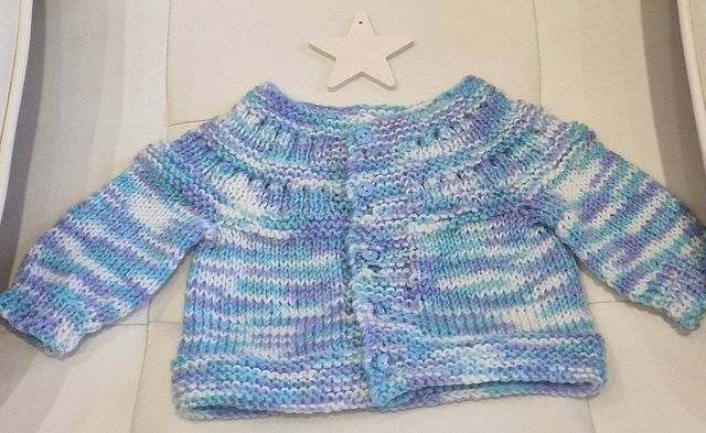 Süsse Baby-Strickweste – 100% Hypoallergen 0-1 Monate