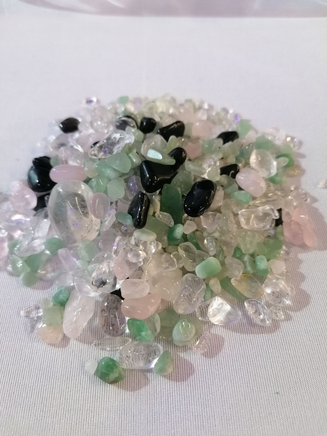 Edelsteinmischung AURA mit Glasflasche und Hülle