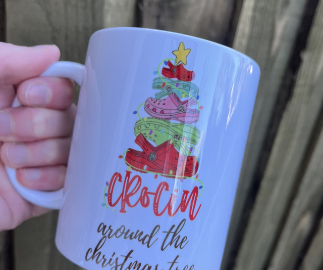 Crocin around the Xmas tree mug
