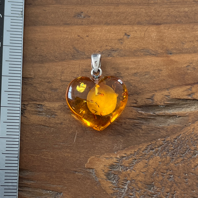 Pendentif en Ambre et bélière argent - Cœur 