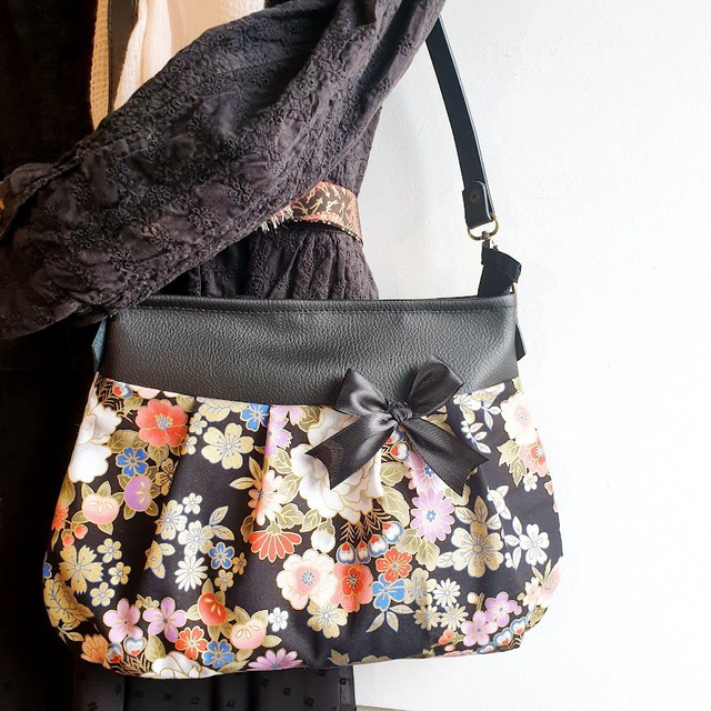 Sac à bandoulière fermeture zippée "Kanako" & simili cuir noir