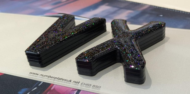 12mm Black 4D with Glitter Gel 