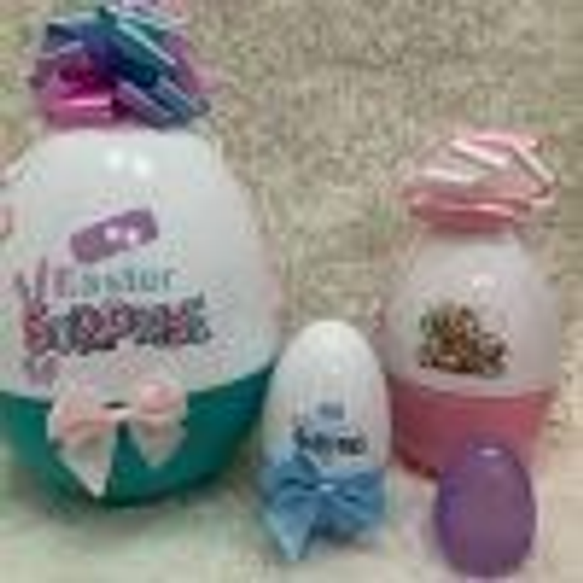 Small Plastic fillable egg filled