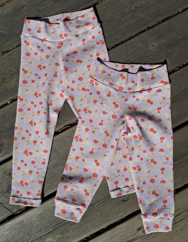 Children's Slim Fit Leggings - Lilac with Red Roses