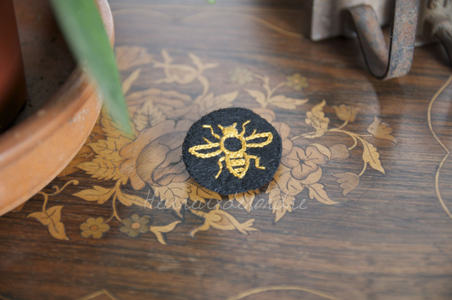 Broche abeille