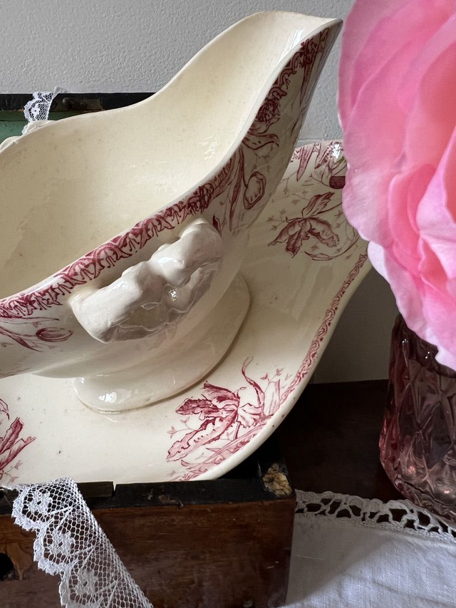 TULIPES - Saucière de la manufacture de Gien - Terre de Fer