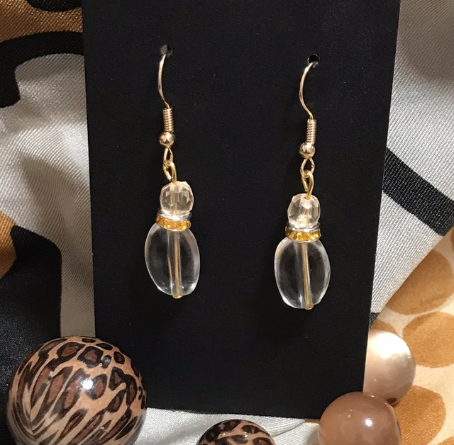 White Clear Dangling Earrings- WCDE89