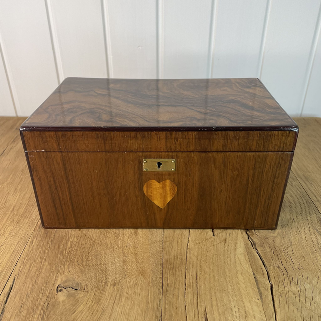 Boîte en bois Diﬀérentes Essences