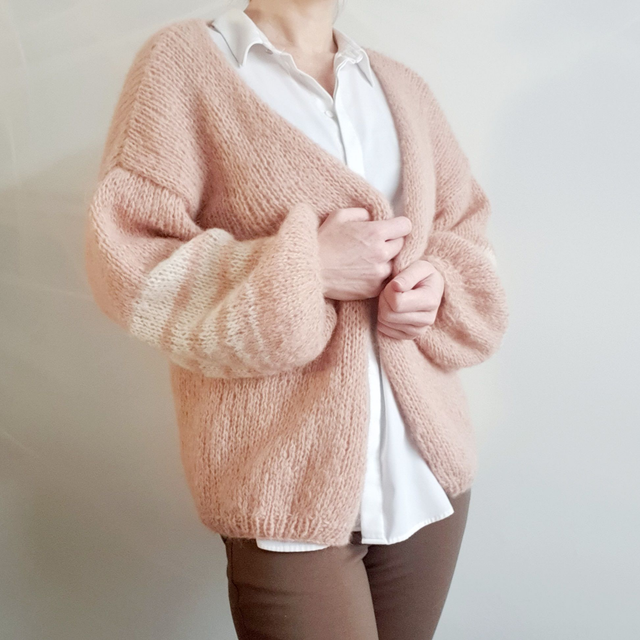 Handgebreid luxe damesvest met ballonmouw - zachte alpaca en zijde