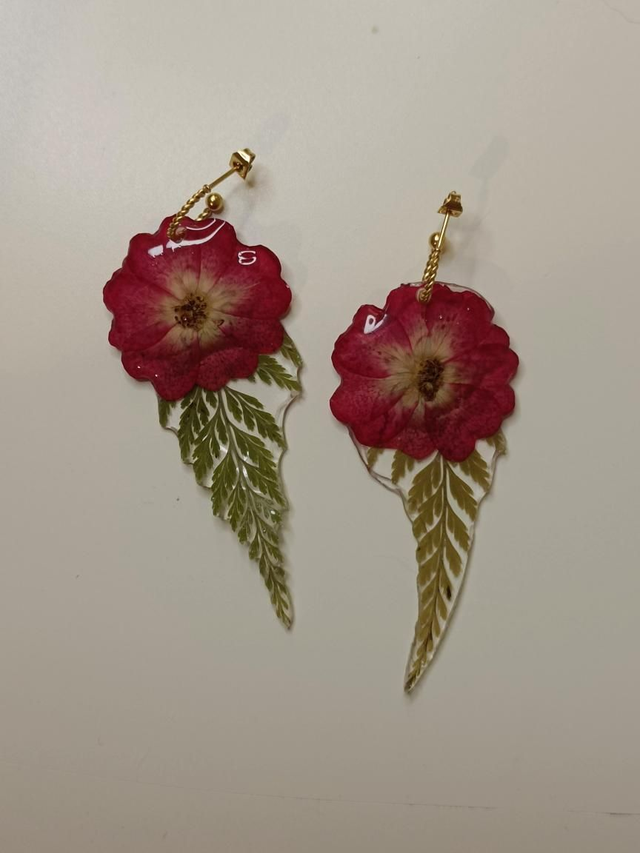 Boucles fleurs séchées de roses et feuilles 