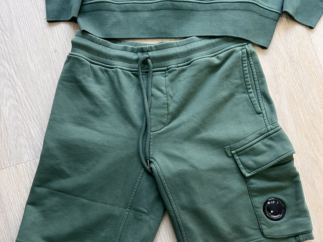 CP company short cargo green size XS