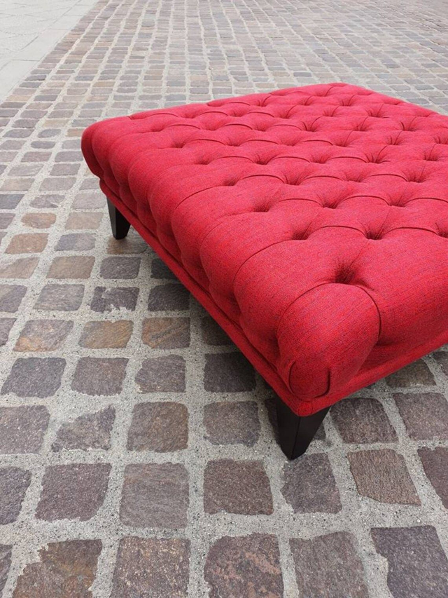 A Pierre Frey pouff ottoman capitonne luxury red fabric repose pieds living room soggiorno salotto home decor boho chic house decoration