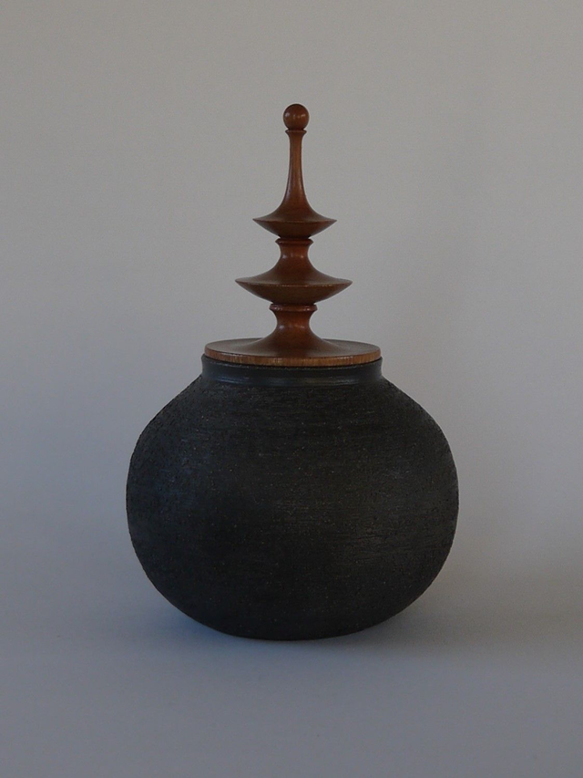 Pot à fleuron terre enfumée réf. 2213