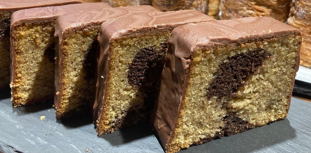 CHOCOLATE AND HAZELNUT CAKE