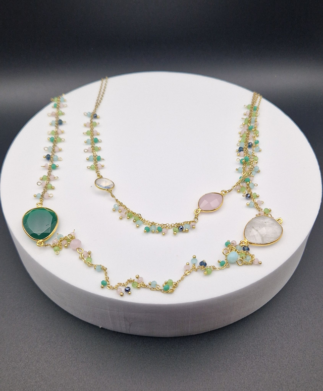 Glass crystal necklace with semi precious beads