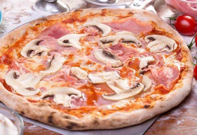 Prosciutto e funghi