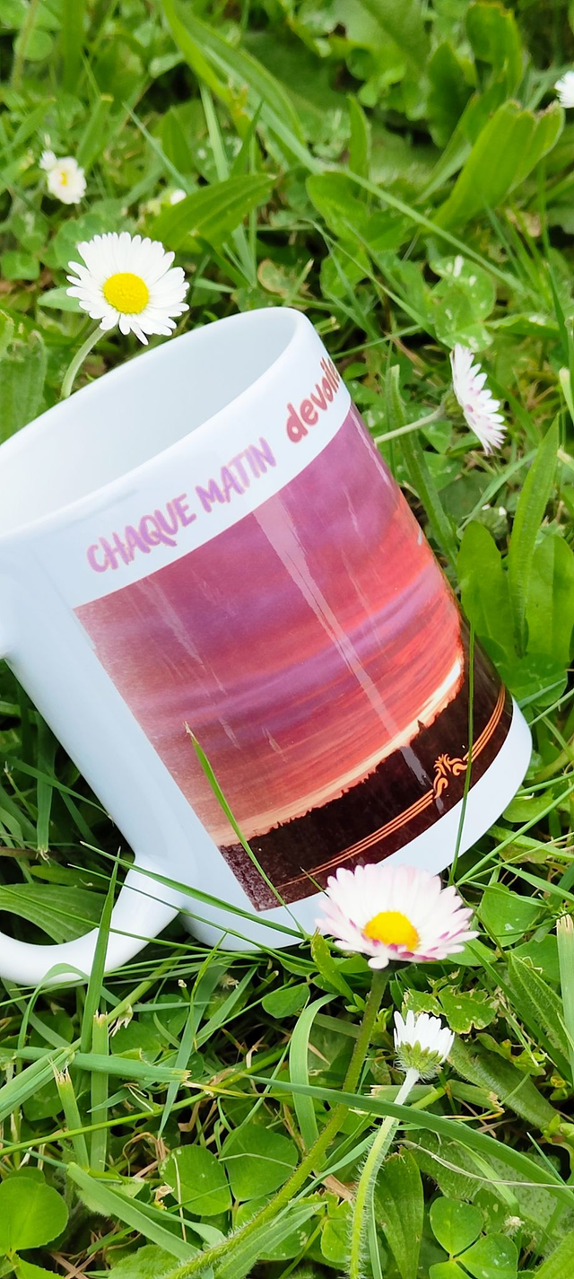 Tasse &quot; Chaque matin dévoile ses promesses&quot; - Print by Henry