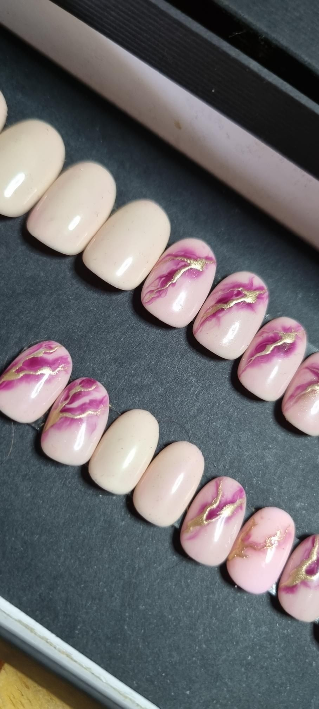ROSY MARBLE OVAL XS