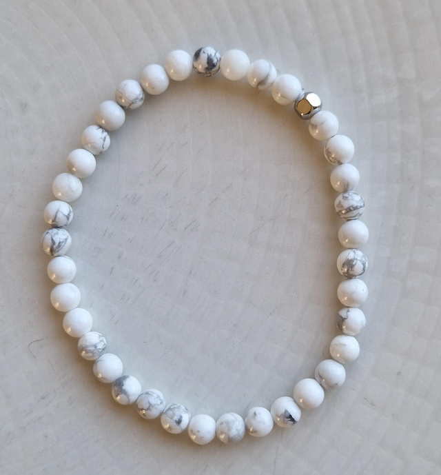 Bracelet HOWLITE 4mm