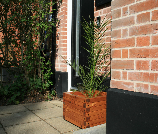 Square Wooden Planter Medium - 45(L) x 45(W) x 35(H) cm Ext. Dim.