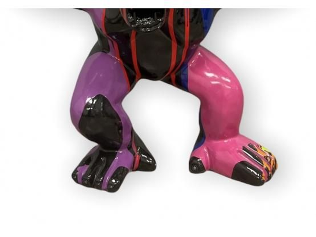 SCULPTURE AVEC BARIL 42 CM MULTICOULEURS