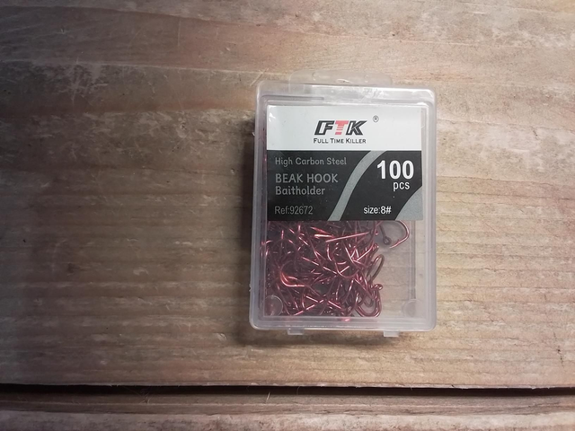 Rode haakjes doosje maat 8