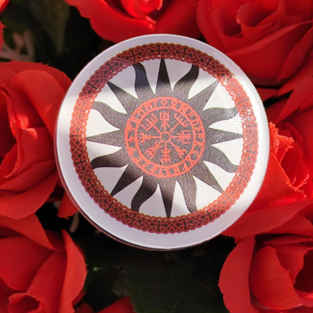 Pin's Soleil Vegvisir