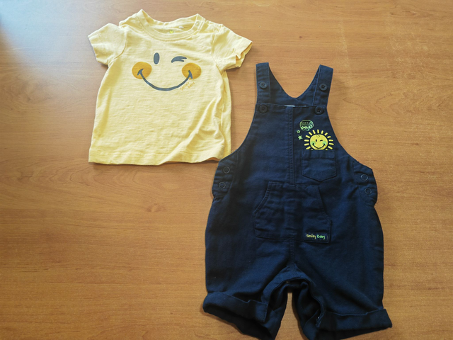 Ensemble salopette + t-shirt en 3 mois