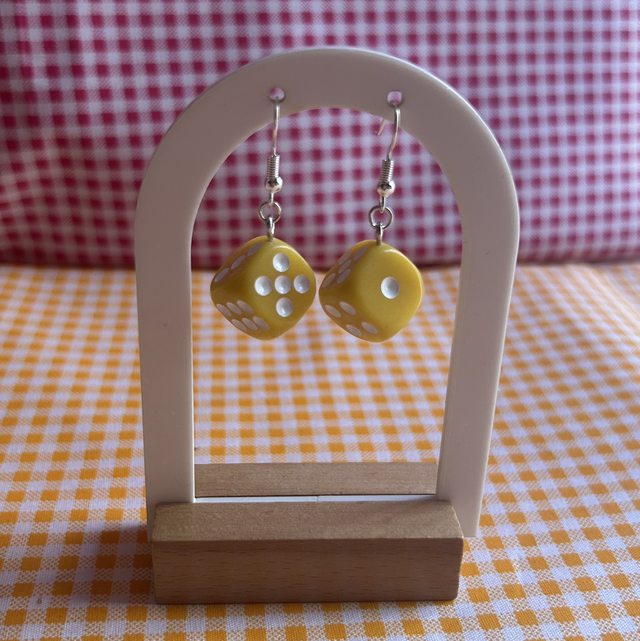 Pendientes Dados