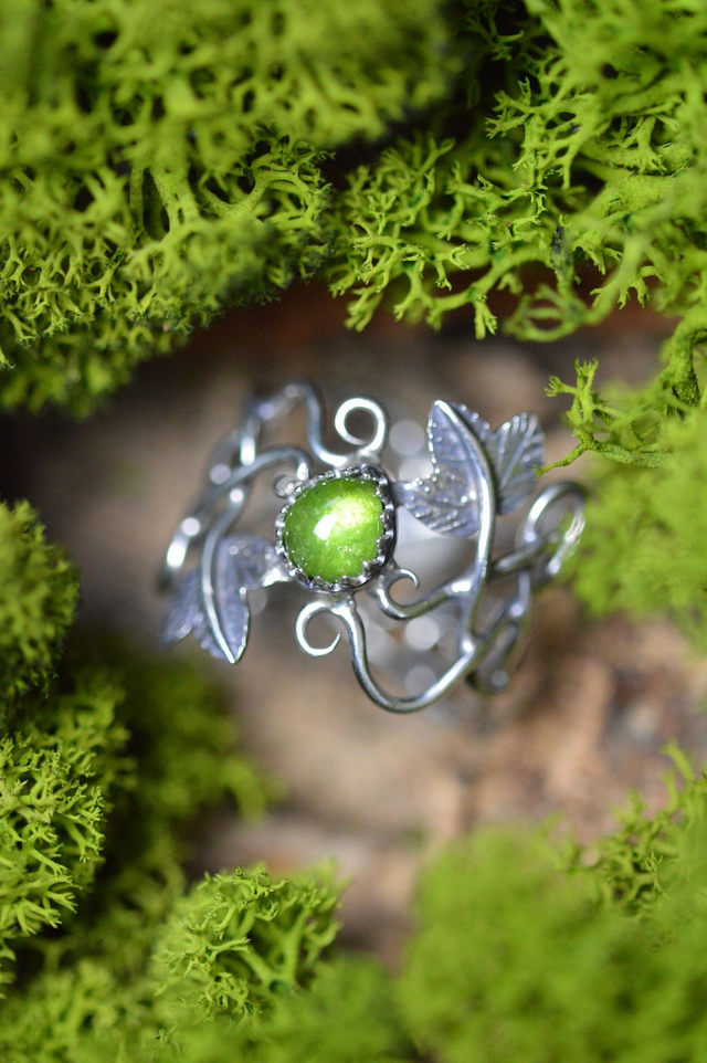 Bague Elfique - Tourmaline verte T59 à 69, feuilles de lierre