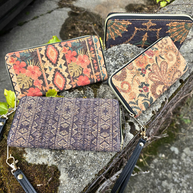 Porte-monnaie rectangulaire "Nouria" en liège imprimé, intérieur noir acec anse amovible en similicuir (4 imprimés à choix)