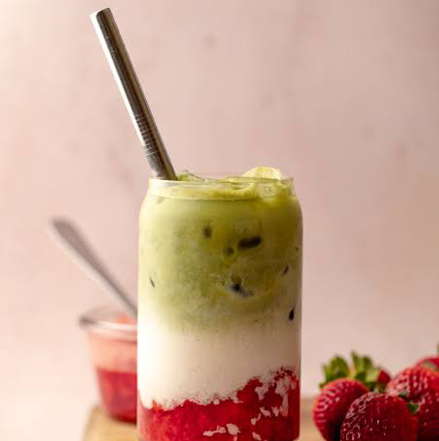 Strawberry /mano matcha  latte