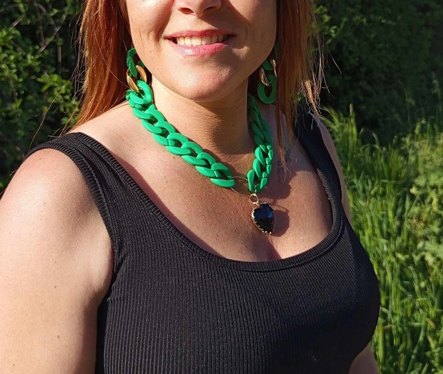 Collier en grosses mailles en acrylique Sajawat coeur noir