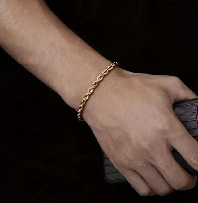 Bracelet Torsadé en Acier Inoxydable Plaqué-Or 18K – Tendance Hip-Hop