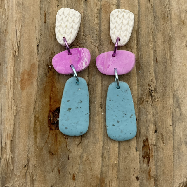 White, pink & blue pebbles
