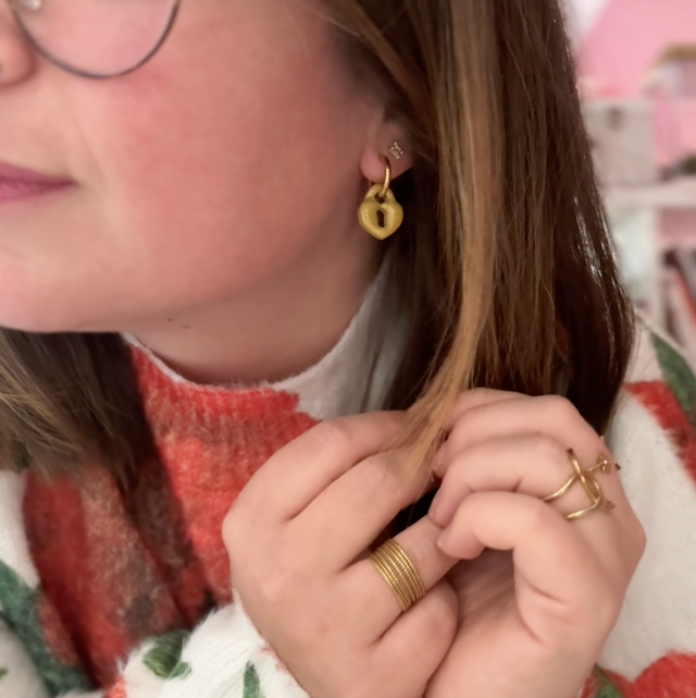 Cadenas doré et sa clé