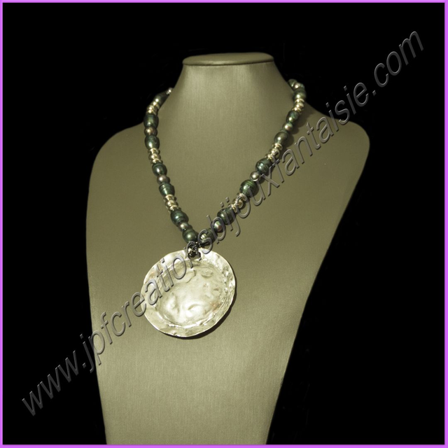 Collier perles d'eau douce grises