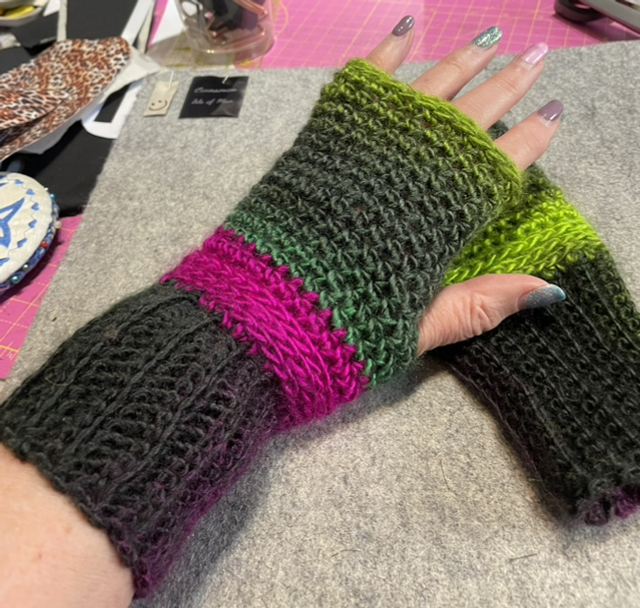Texting Gloves : ‘Wicked’