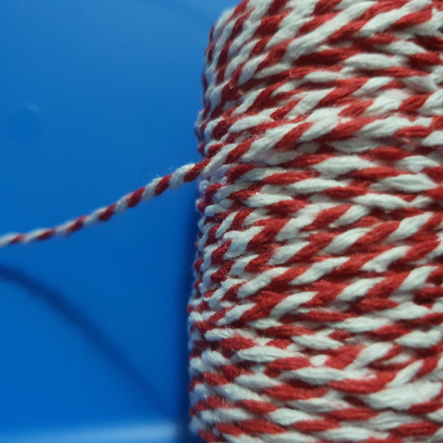 Red and white twine 20cm for single decoration 