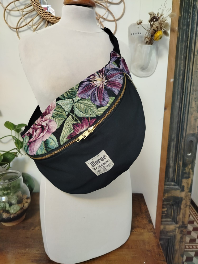 Sac Banane XXL - Motif Floral Noir et Rose